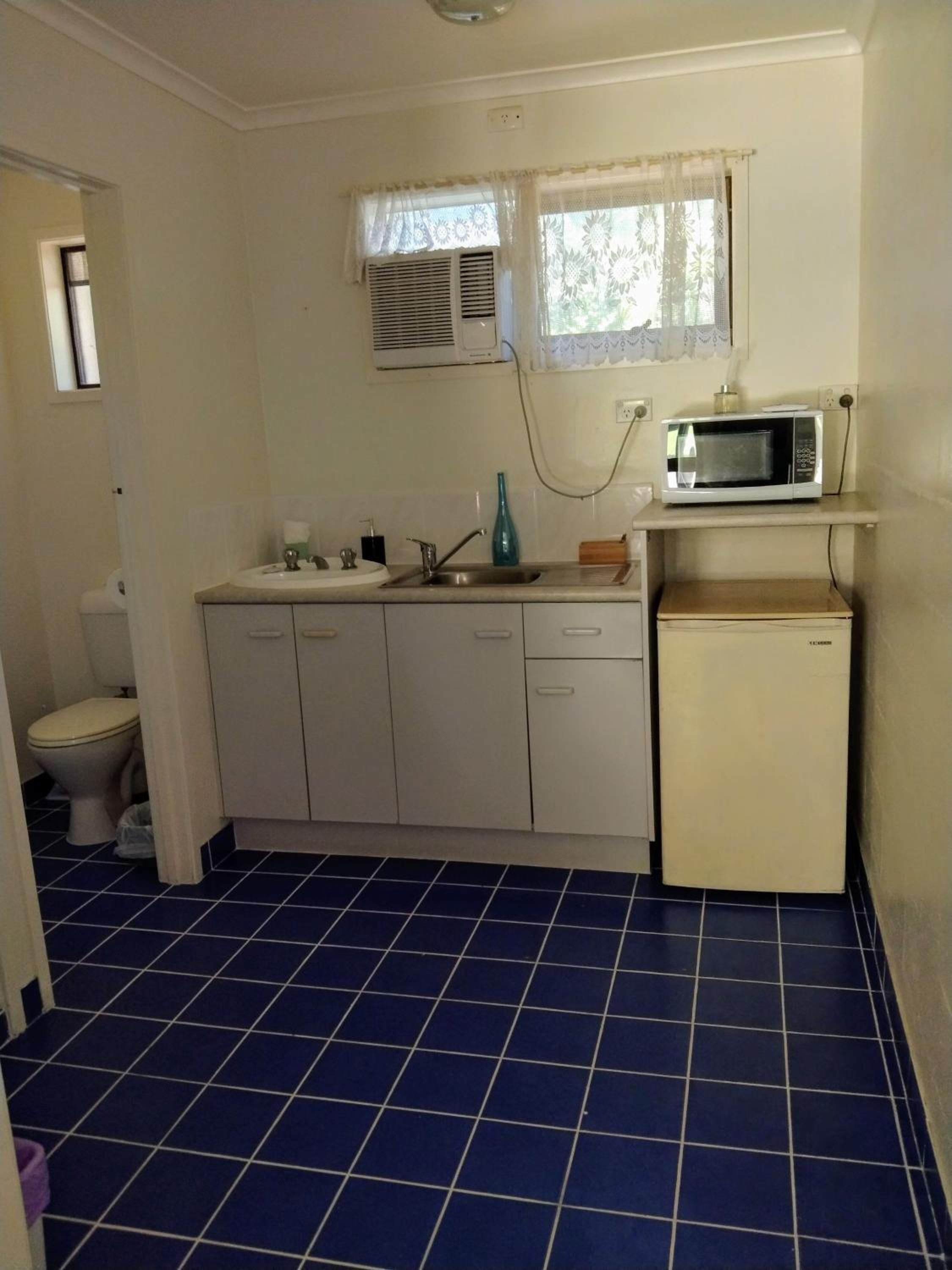 Bargara Beach Motor Inn budget accommodation pet friendly on application - Property Image 8