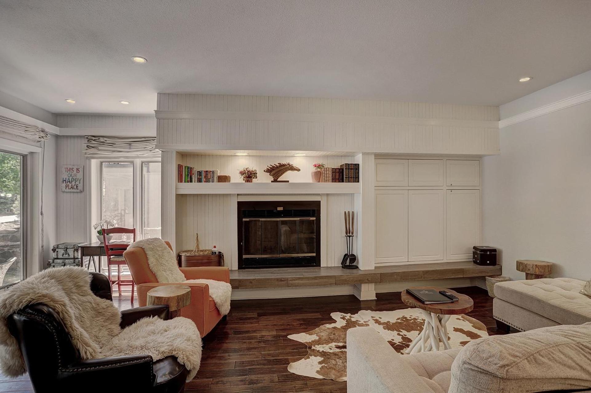 2721 Chateaux DMont Condo