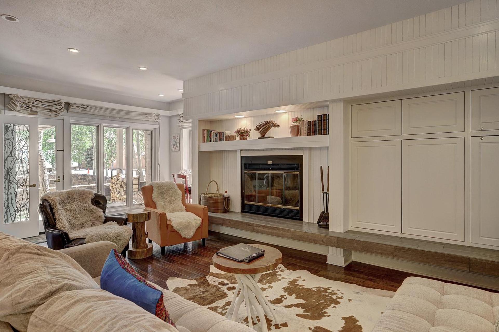2721 Chateaux DMont Condo