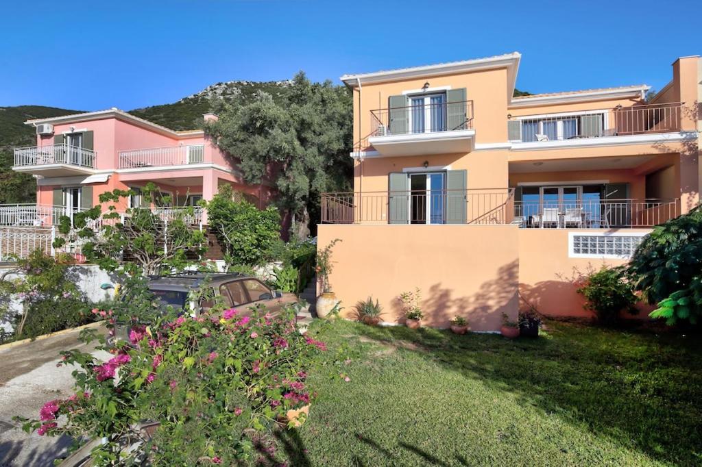 Villa Melias, luxurious villa with superb view of the islands, 400 m from the sea view 2