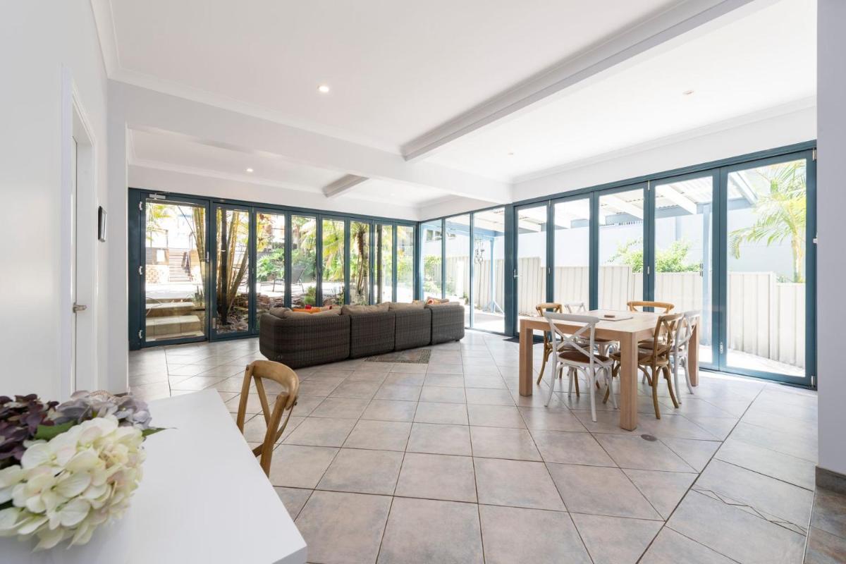 Street Oasis at Nelson Bay view 5