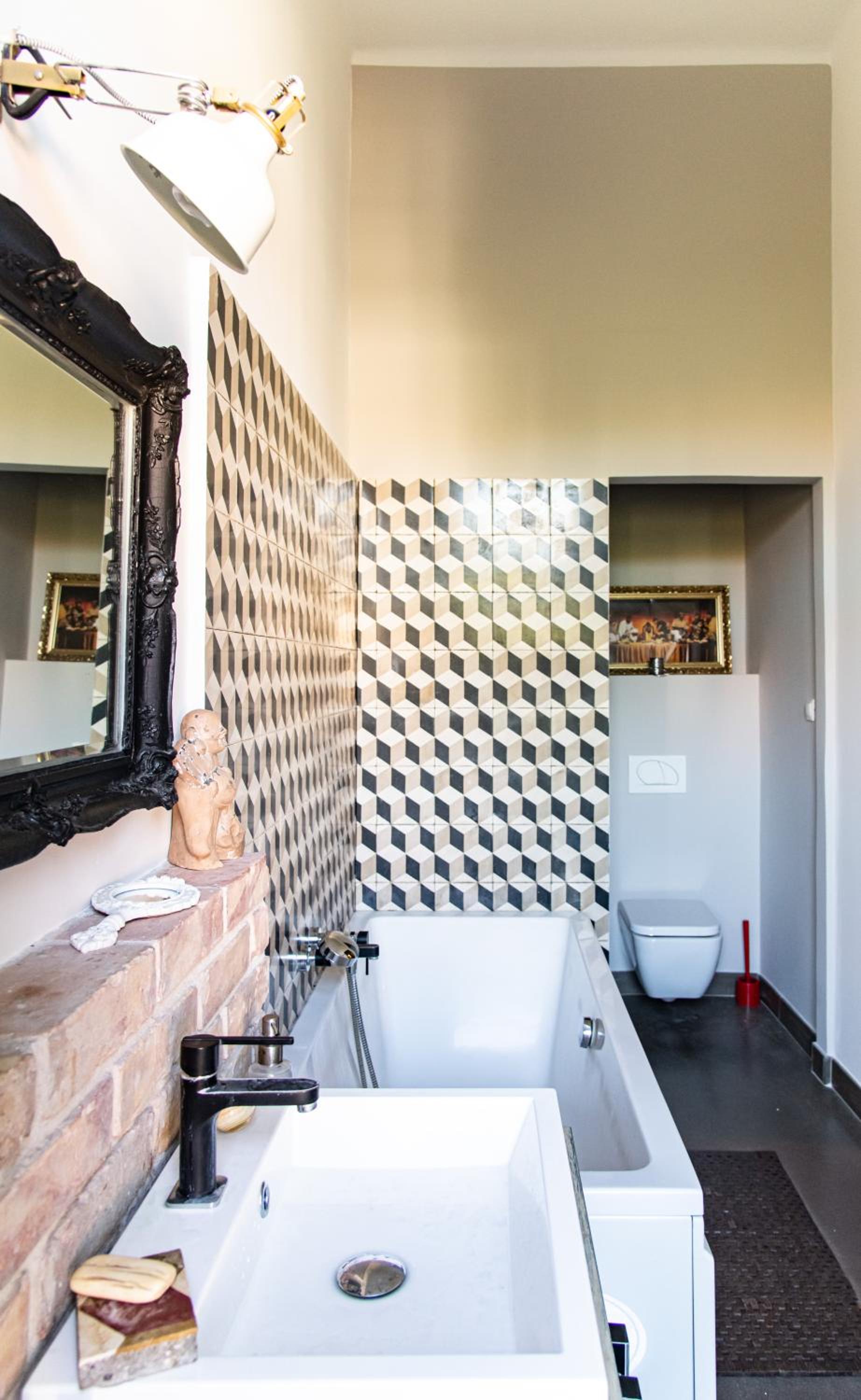 Stylishly redecorated apartment in great location view 5