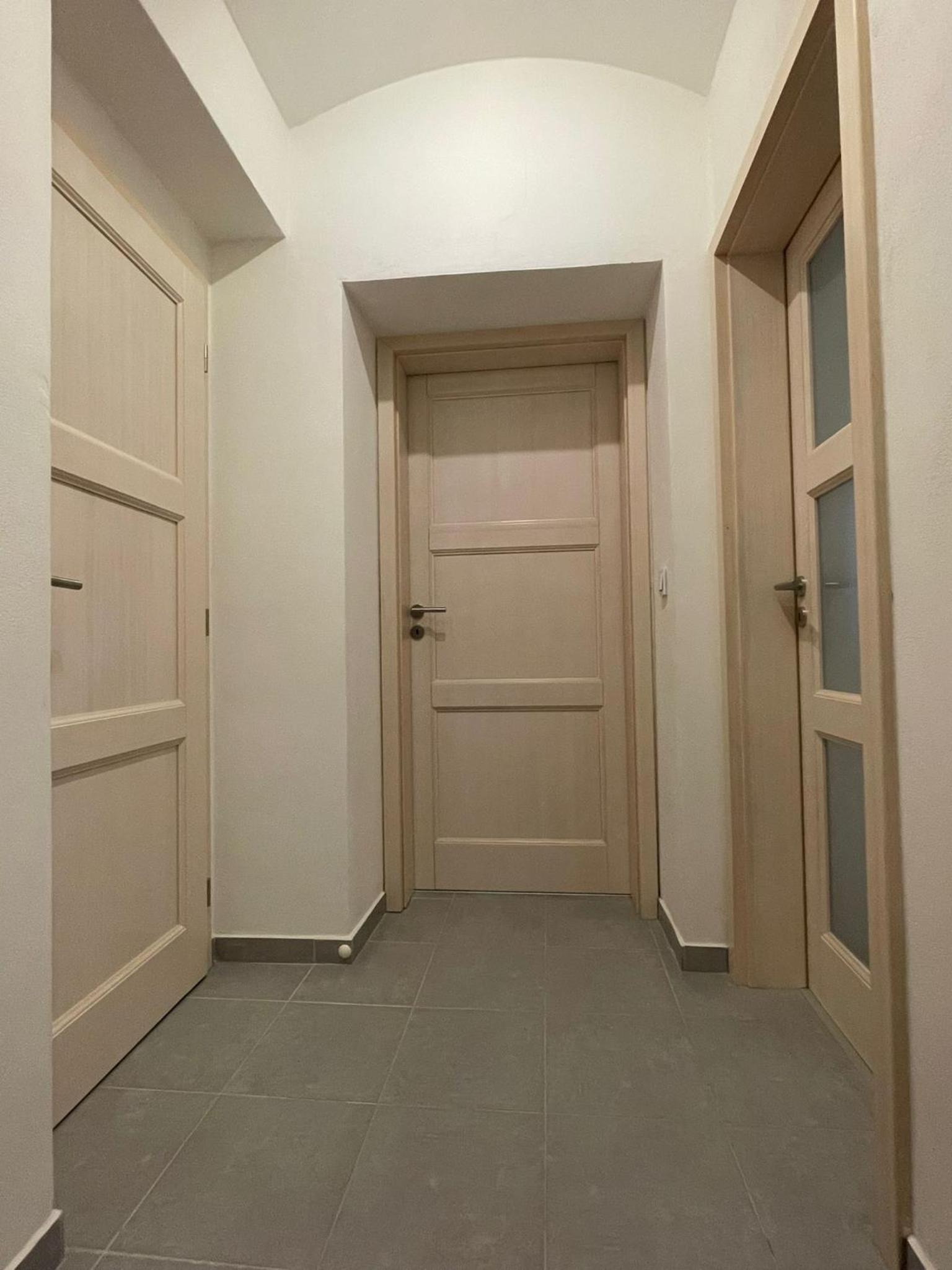 Rocky Apartment