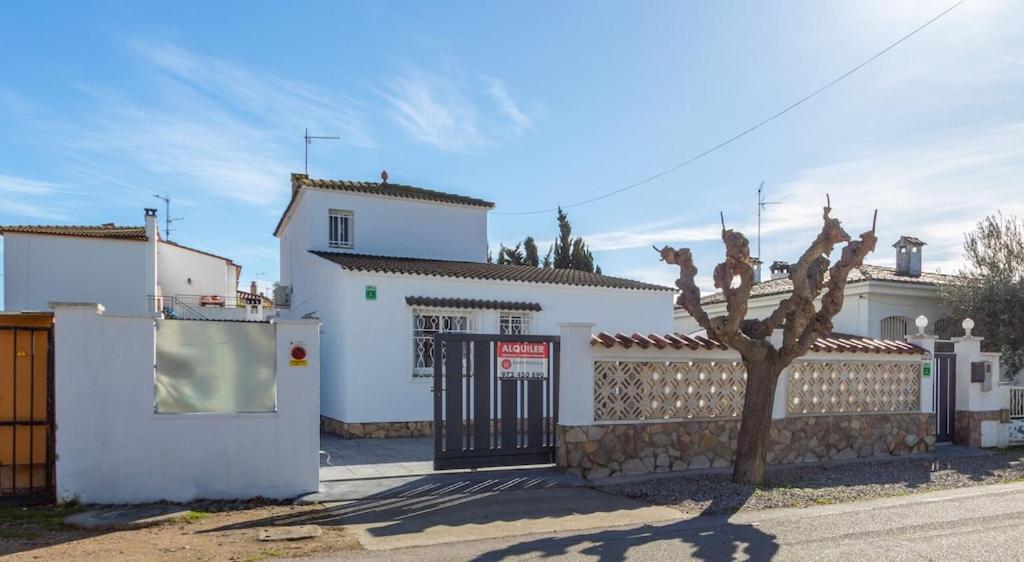 Piscina, mar y centro – Casa ideal para familias view 4