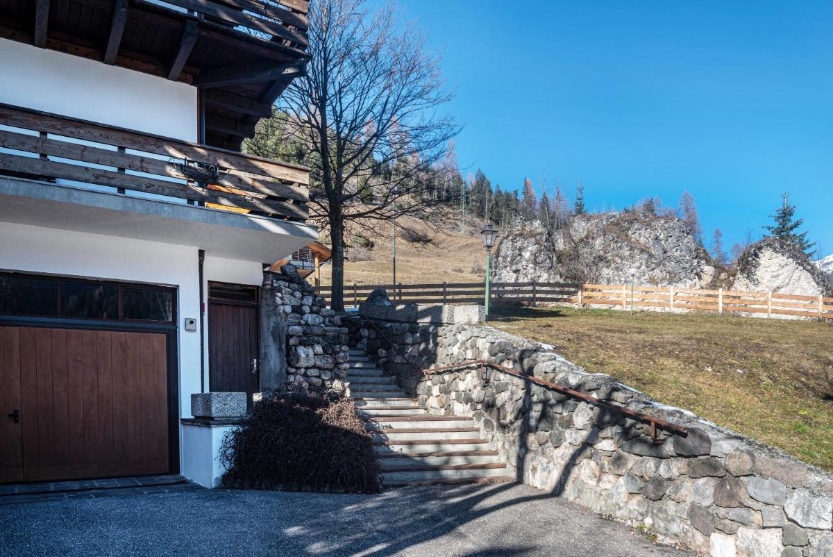Ciasa Apelli view 5