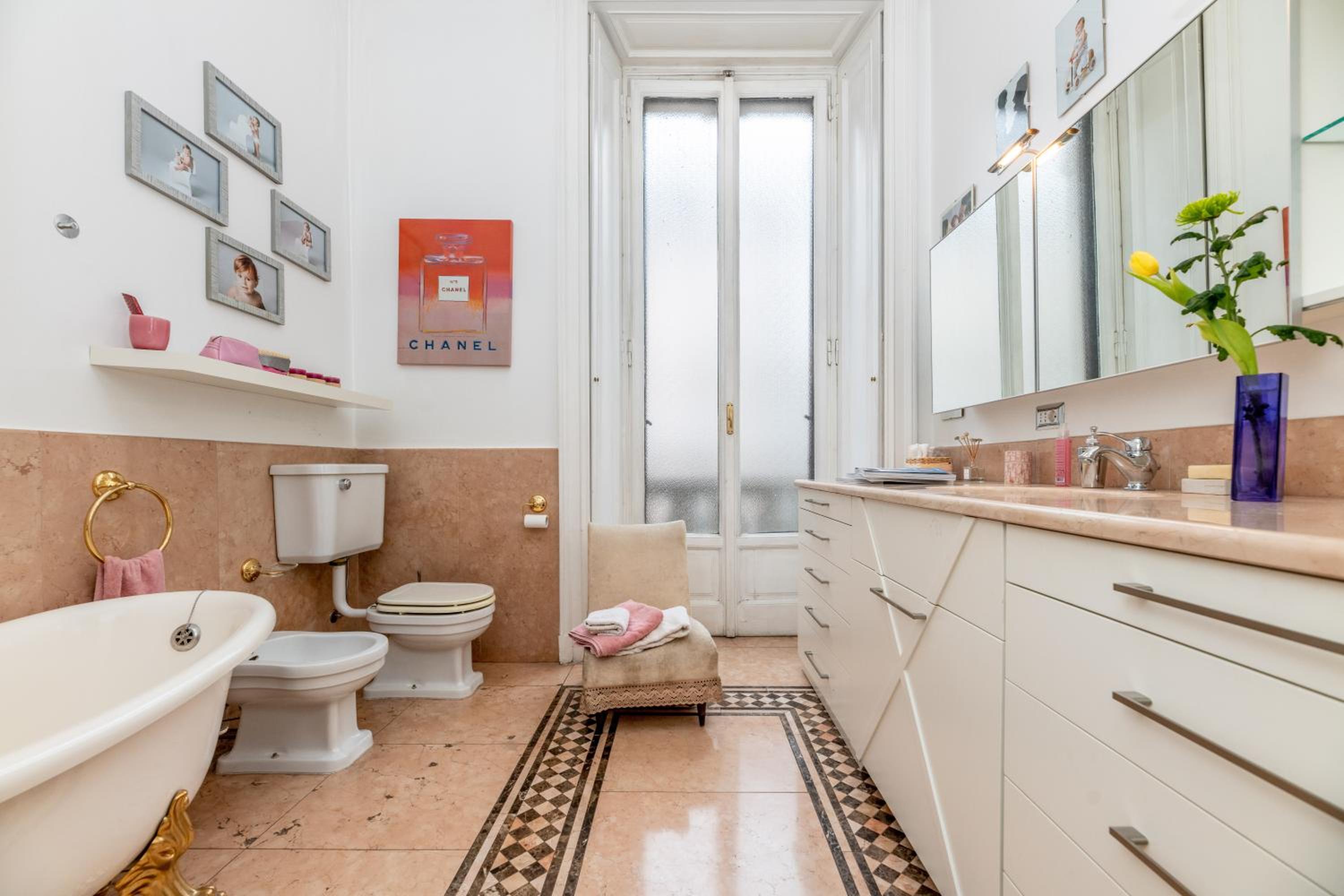 Very central in Cadorna station area! Excellent if you arrive from Malpensa Airport