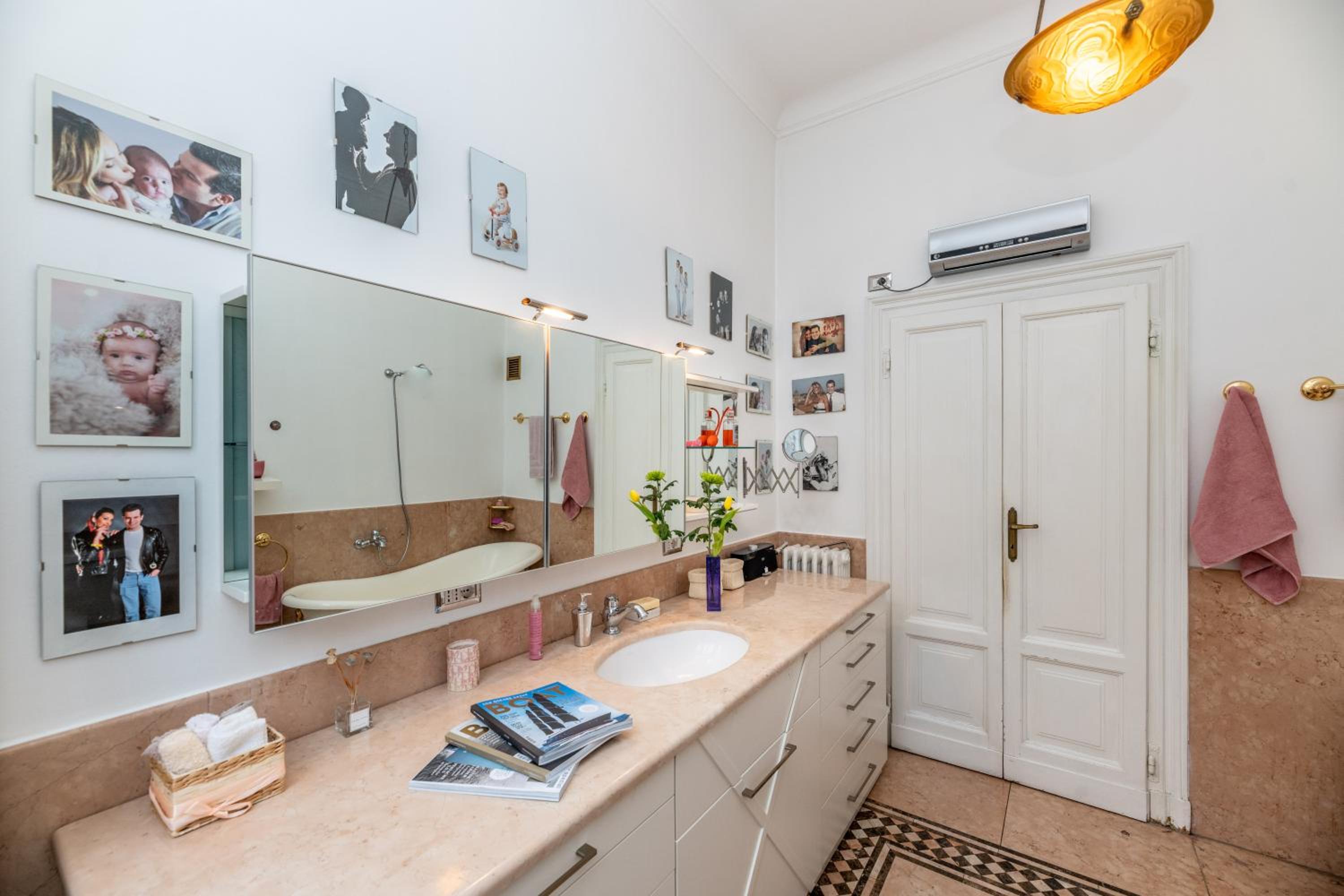 Very central in Cadorna station area! Excellent if you arrive from Malpensa Airport