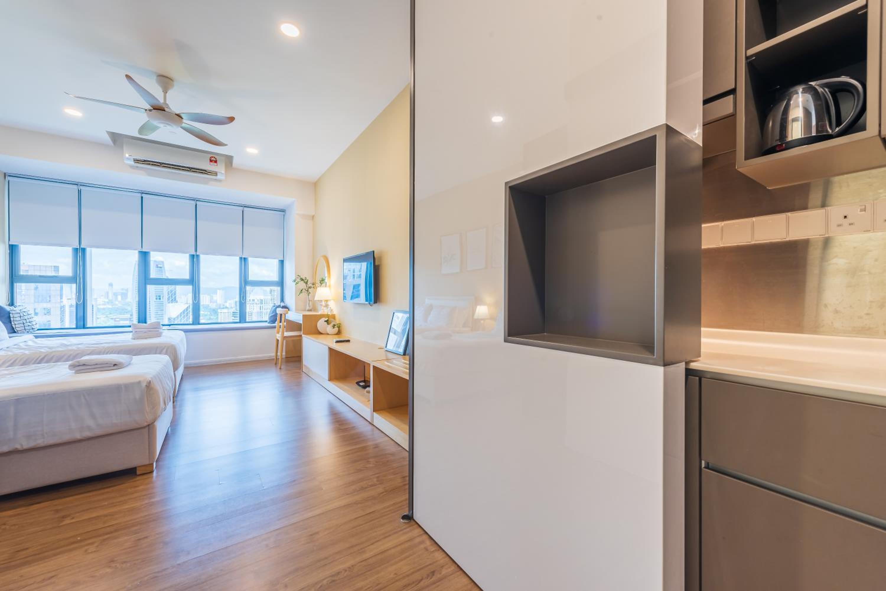 KLCC SkyTowerViewSuite AT CeylonzSuites