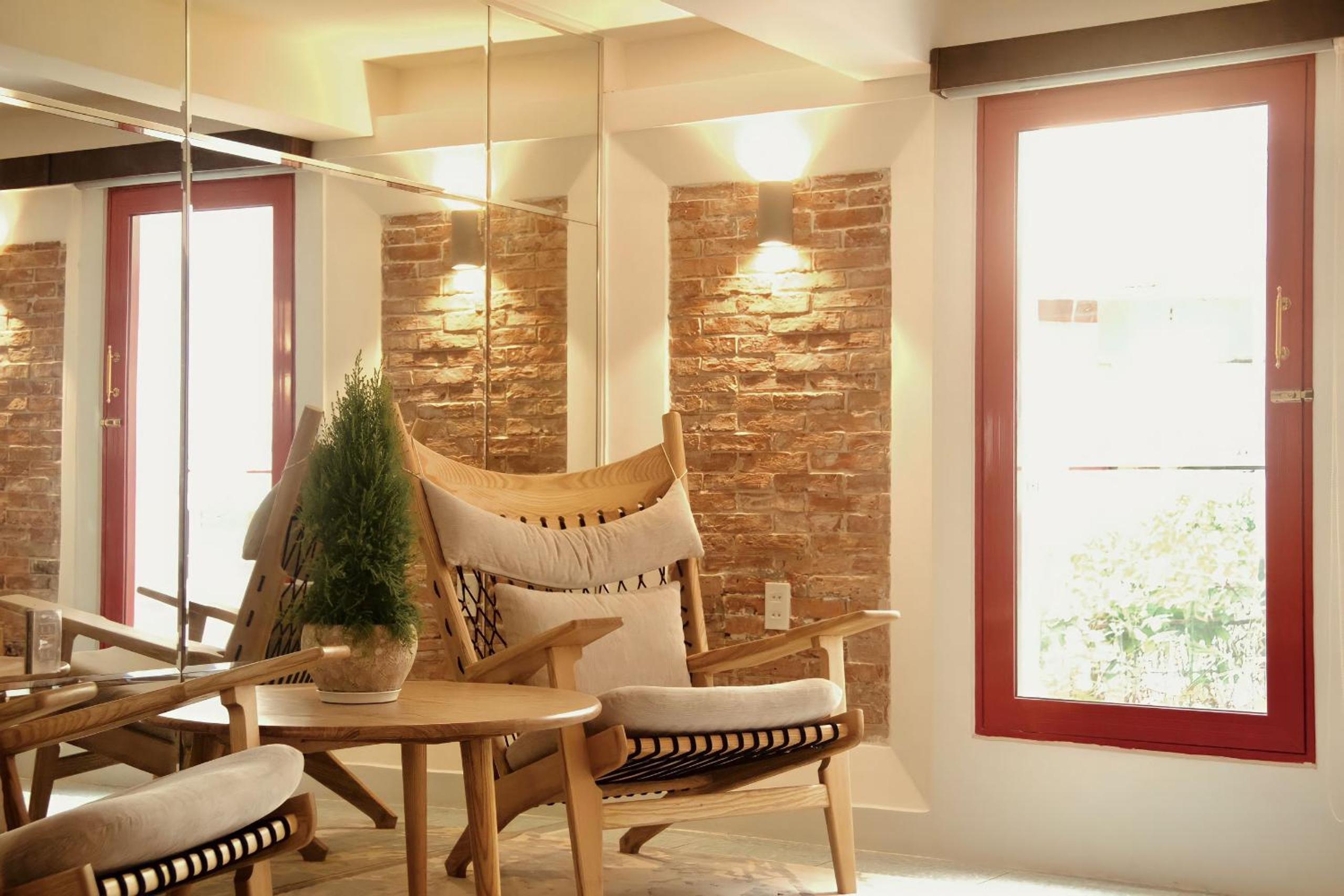 Leiden Homestay&Cafe'