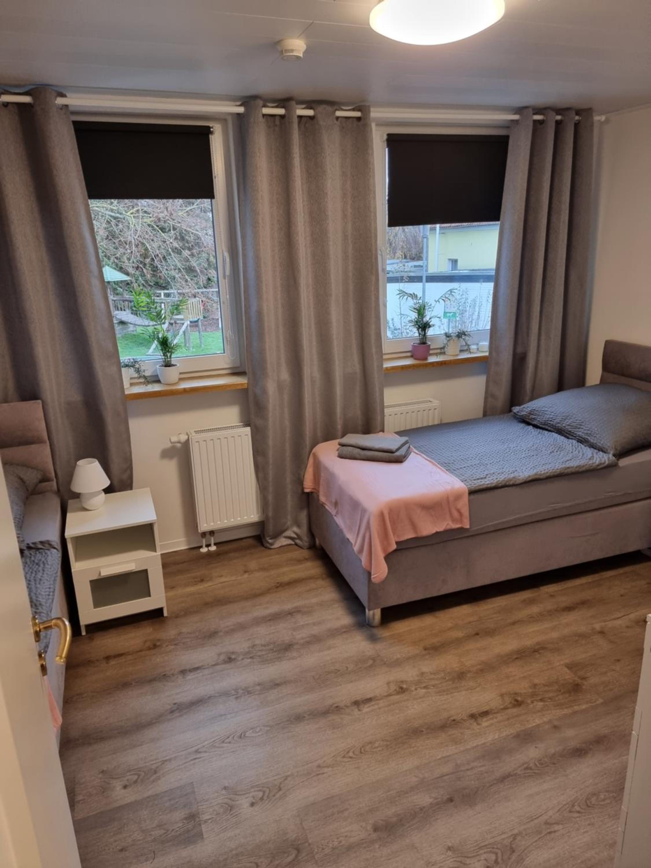 Gästehaus-Ferienwohnung-Appartement mit Terrasse - Nähe Kliniken/ Herzzentrum
