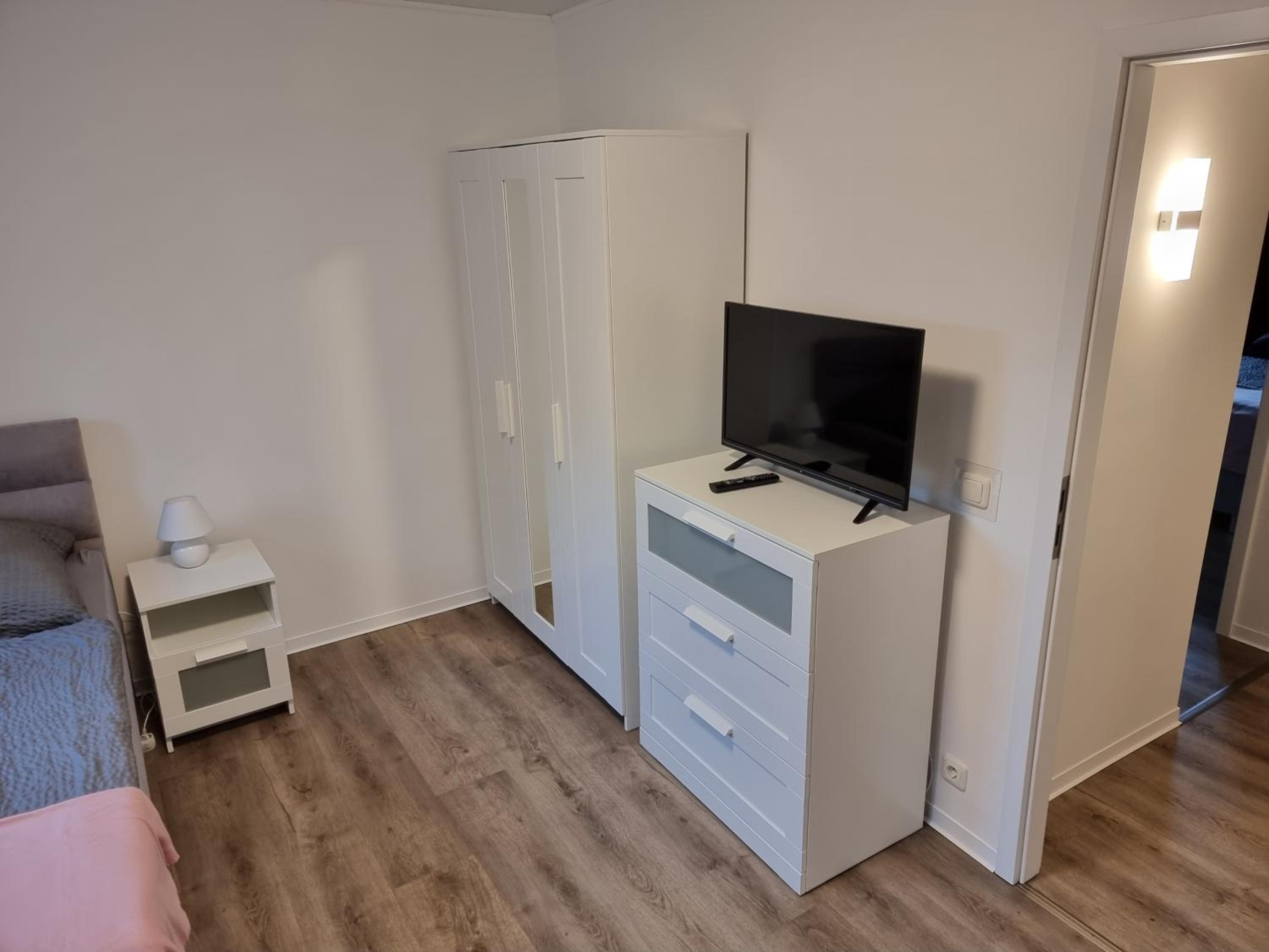 Gästehaus-Ferienwohnung-Appartement mit Terrasse - Nähe Kliniken/ Herzzentrum