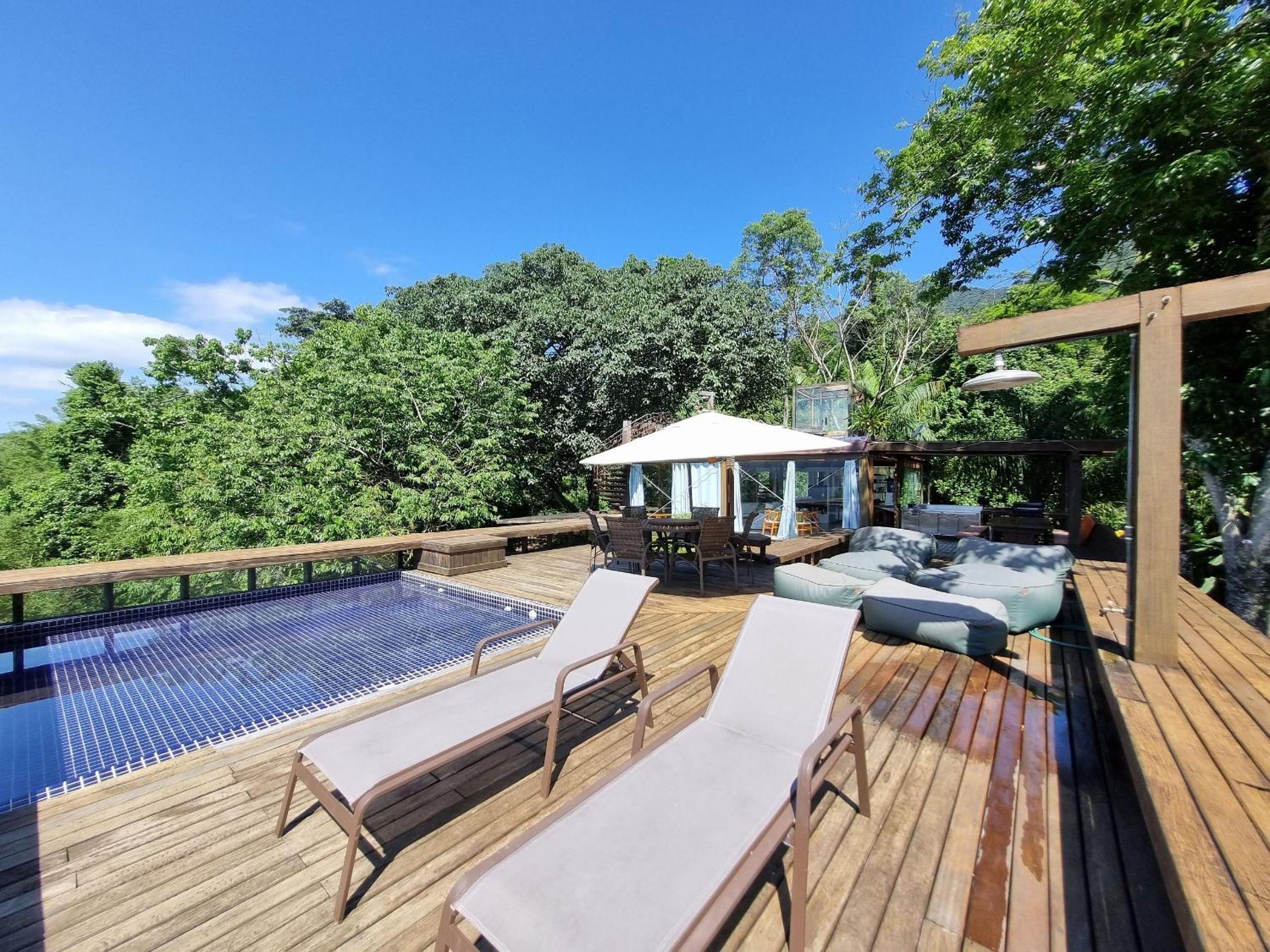 Luxury house with jacuzzi near Porto São Pedro