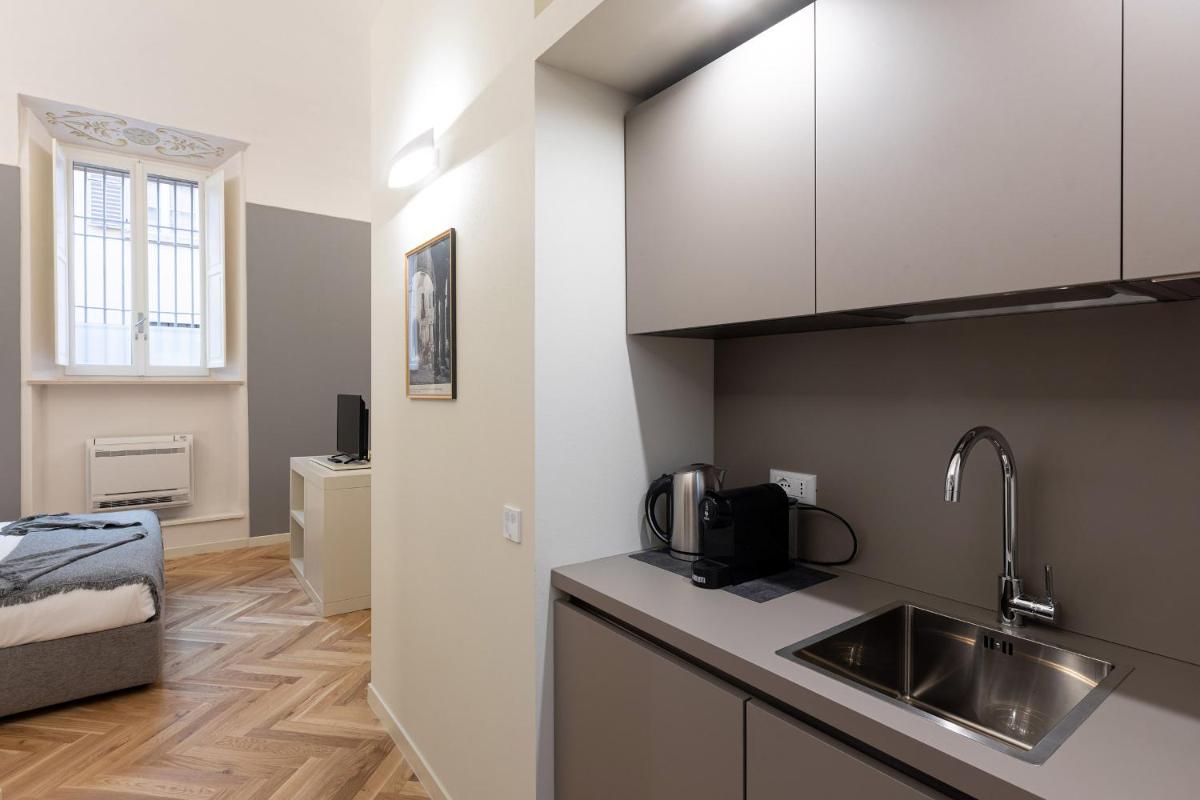 Palazzo Liberati Apartments - Manu Maison view 4