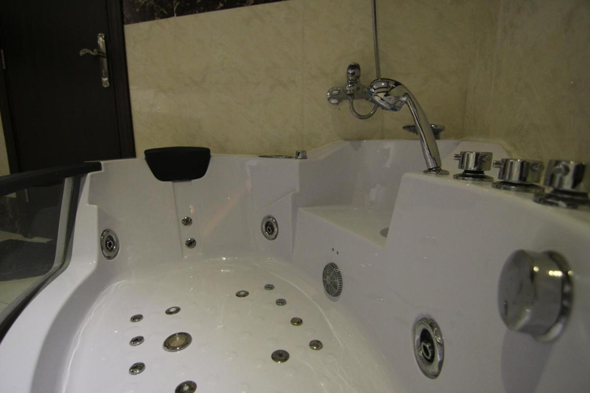 Jacuzzi