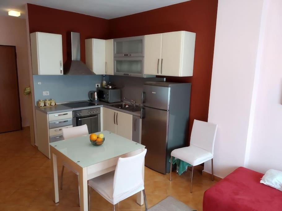 Summer apartment by seaside for rent