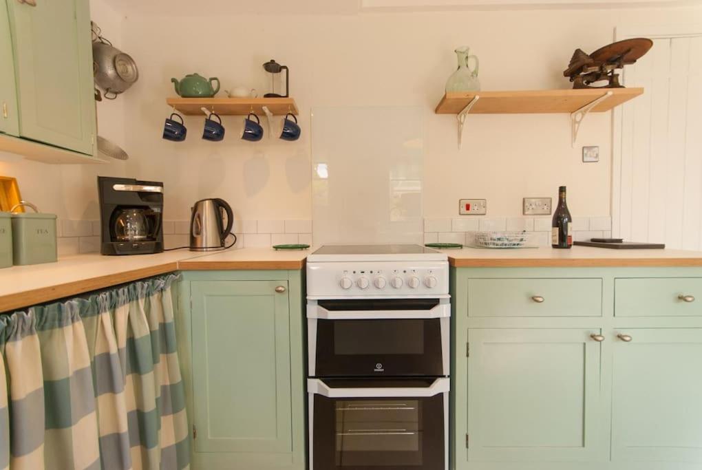 Romney, a cosy Victorian cottage in a picturesque Suffolk village view 3
