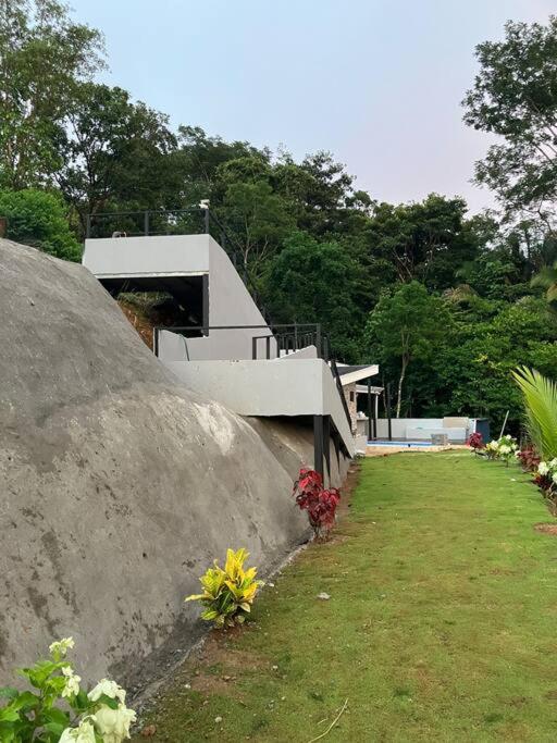 The Chill House in Playa Hermosa de Uvita