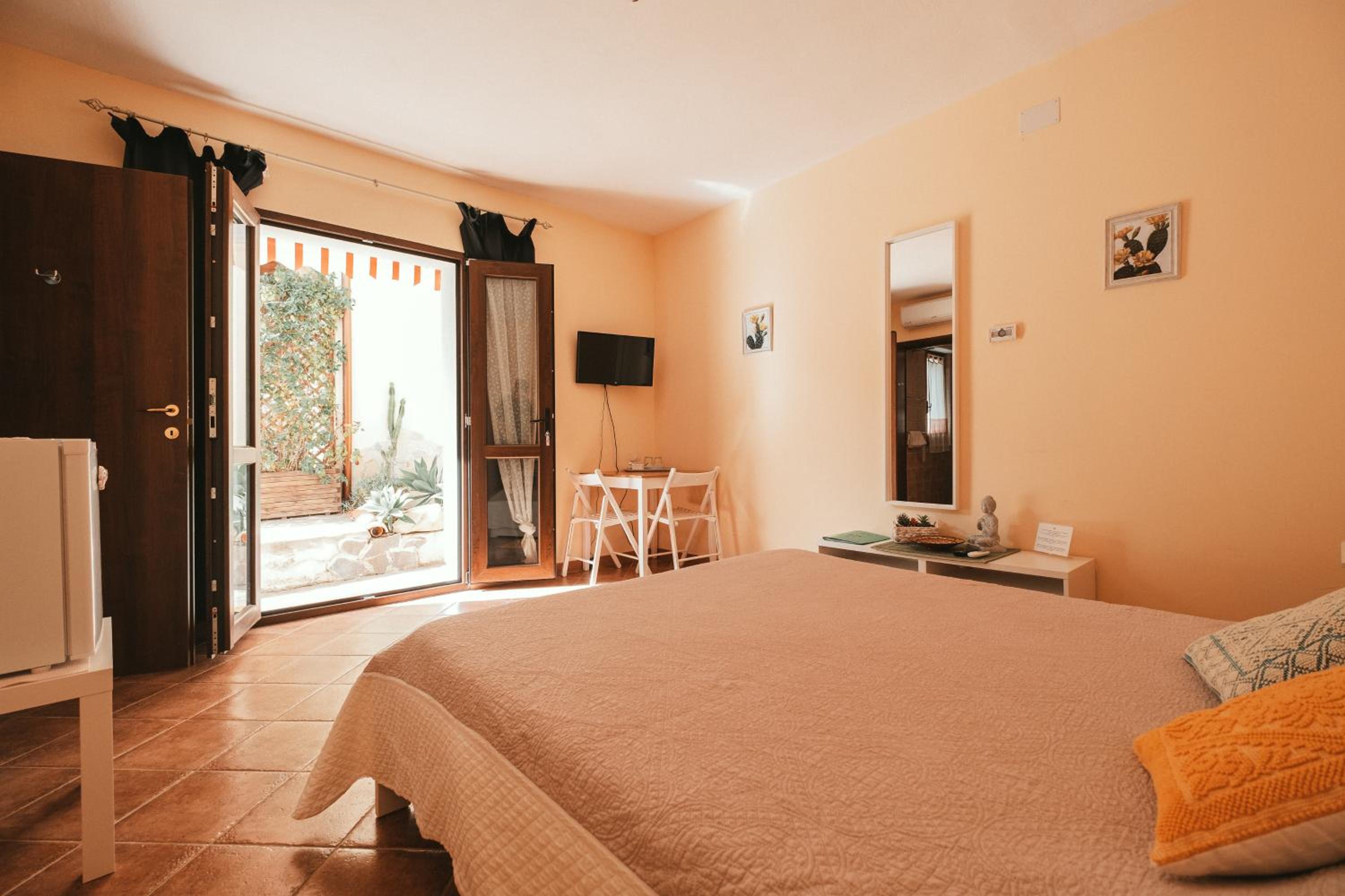 Villa Bella Salmagi - Surya Sardinia Holidays & Yoga
