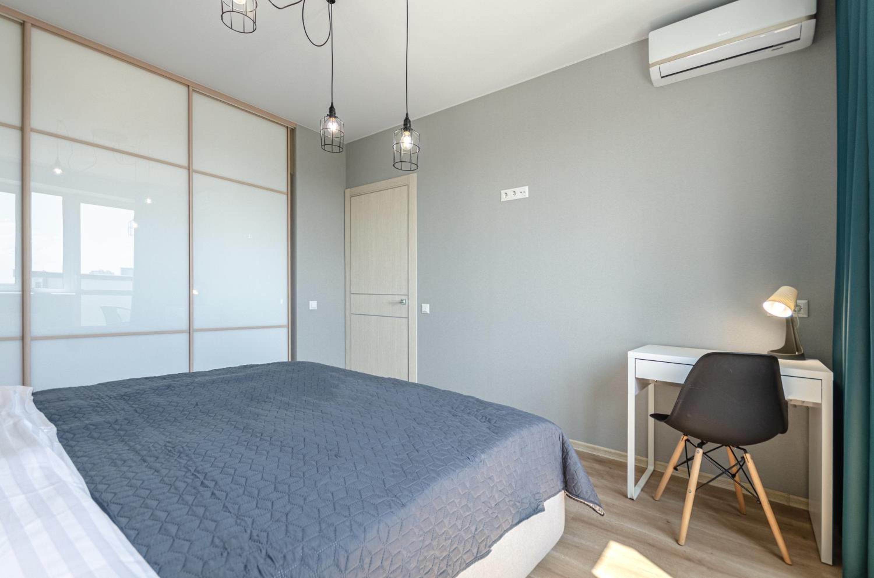 5-25 Beresteiskyi, Beresteiskyi 55a, Kyiv, Beresteiska metro nearby, panoramic city view, 15 kW backup power, Petrovdom Apartment view 2