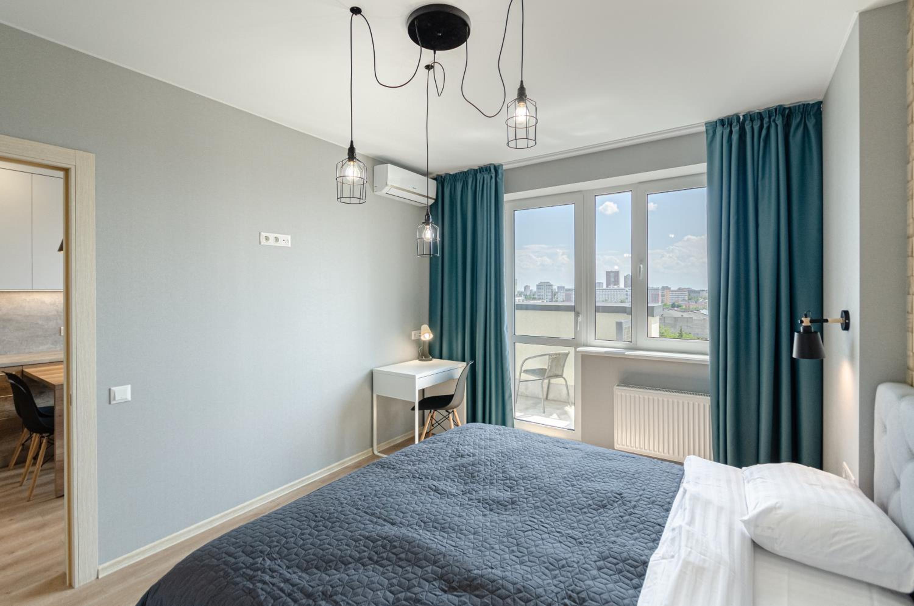 5-25 Beresteiskyi, Beresteiskyi 55a, Kyiv, Beresteiska metro nearby, panoramic city view, 15 kW backup power, Petrovdom Apartment view 4