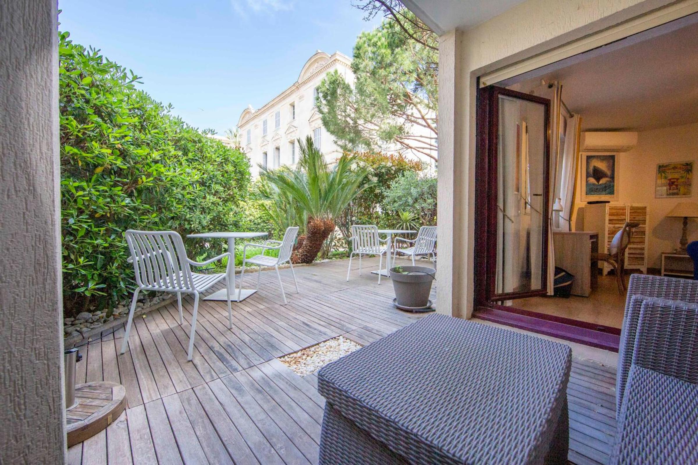 Paradise Cannes Center with Pool and Park VILLA LE LYS photo 4