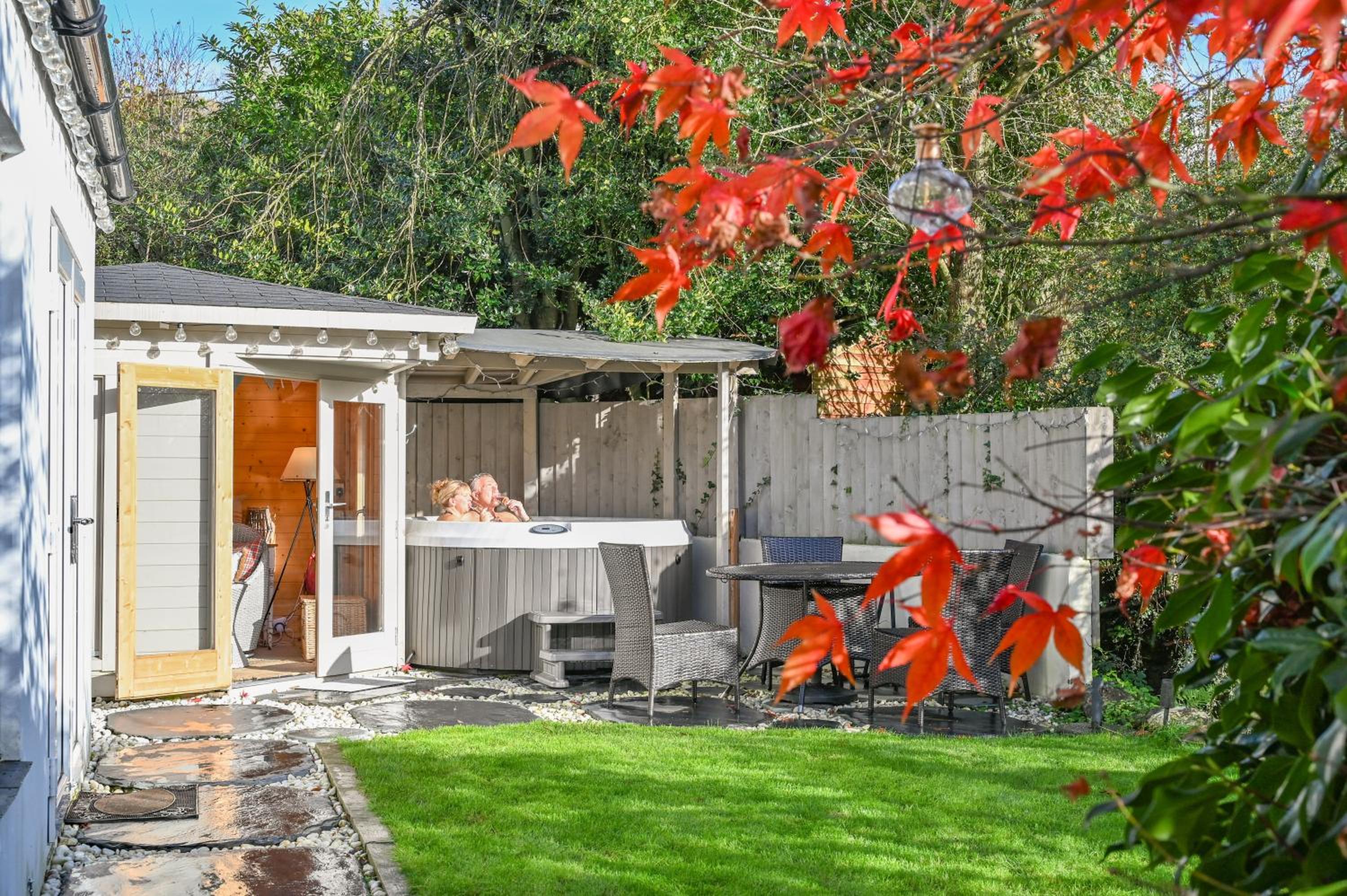 Briardene Cottage - A Superb Bijou Retreat with Jacuzzi near an Excellent Village Pub view 3