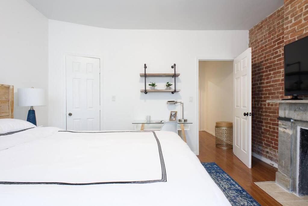 454-3W PRIME location 2BR Newly Furnished sleeps 5