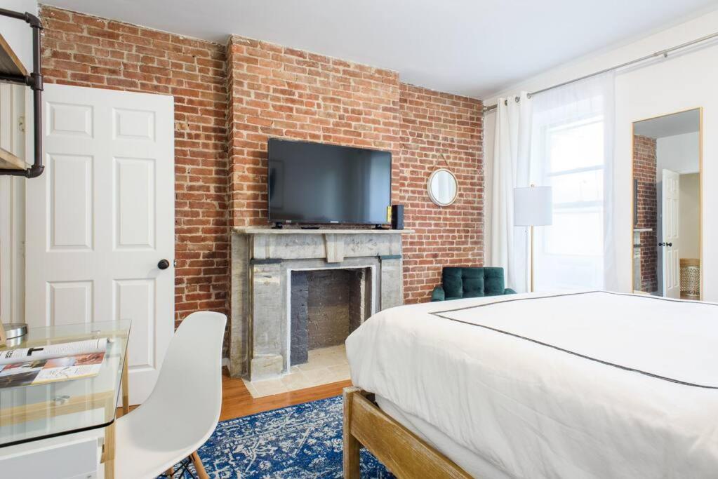 454-3W PRIME location 2BR Newly Furnished sleeps 5