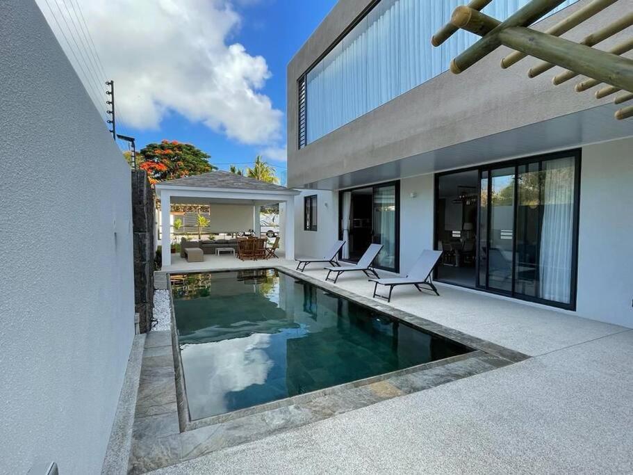 Rich villa is new, stunning and modern view 5
