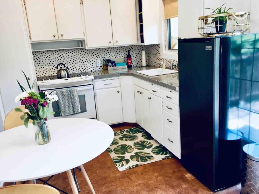 2-Bedroom Suite in the Heart of Downtown