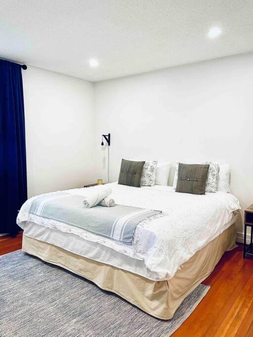 2-Bedroom Suite in the Heart of Downtown