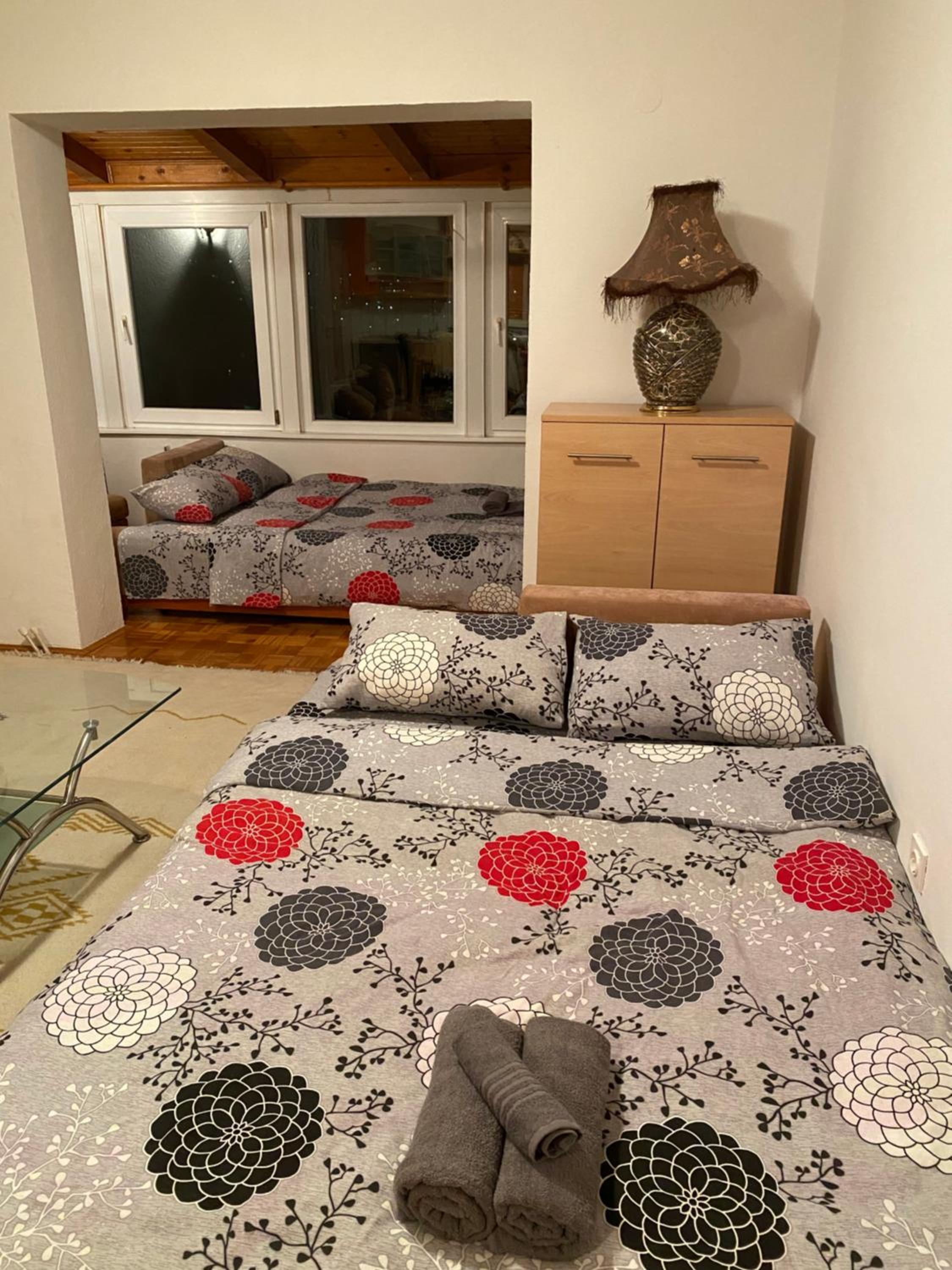 Elda Hills Apartment