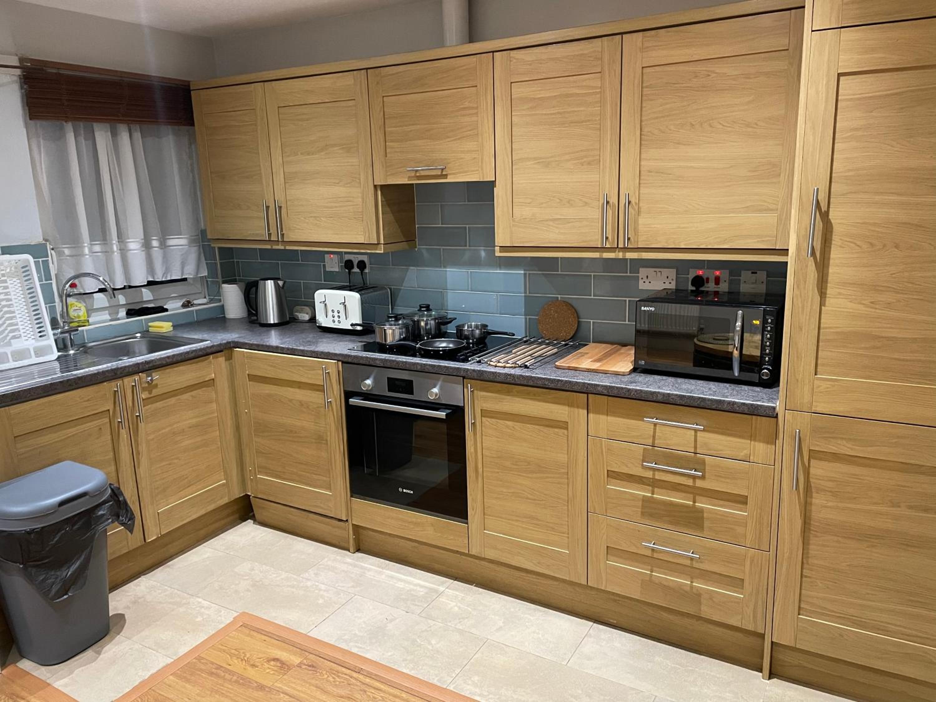 2 Bedroom Apartment Chiswick Park Tube Station