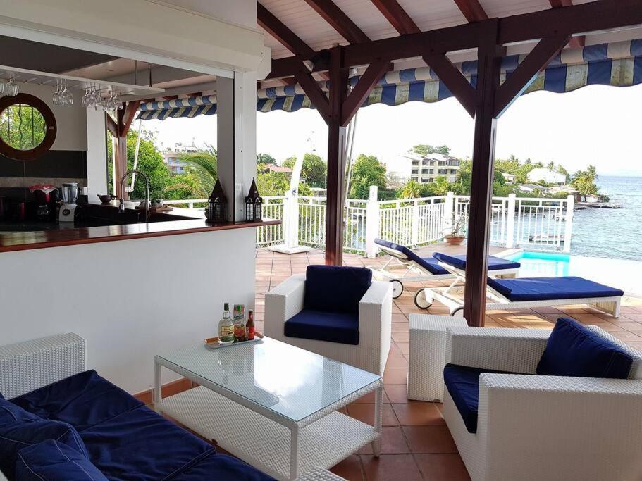 Villa Grand Large - piscine à débordement et ponton privé view 2