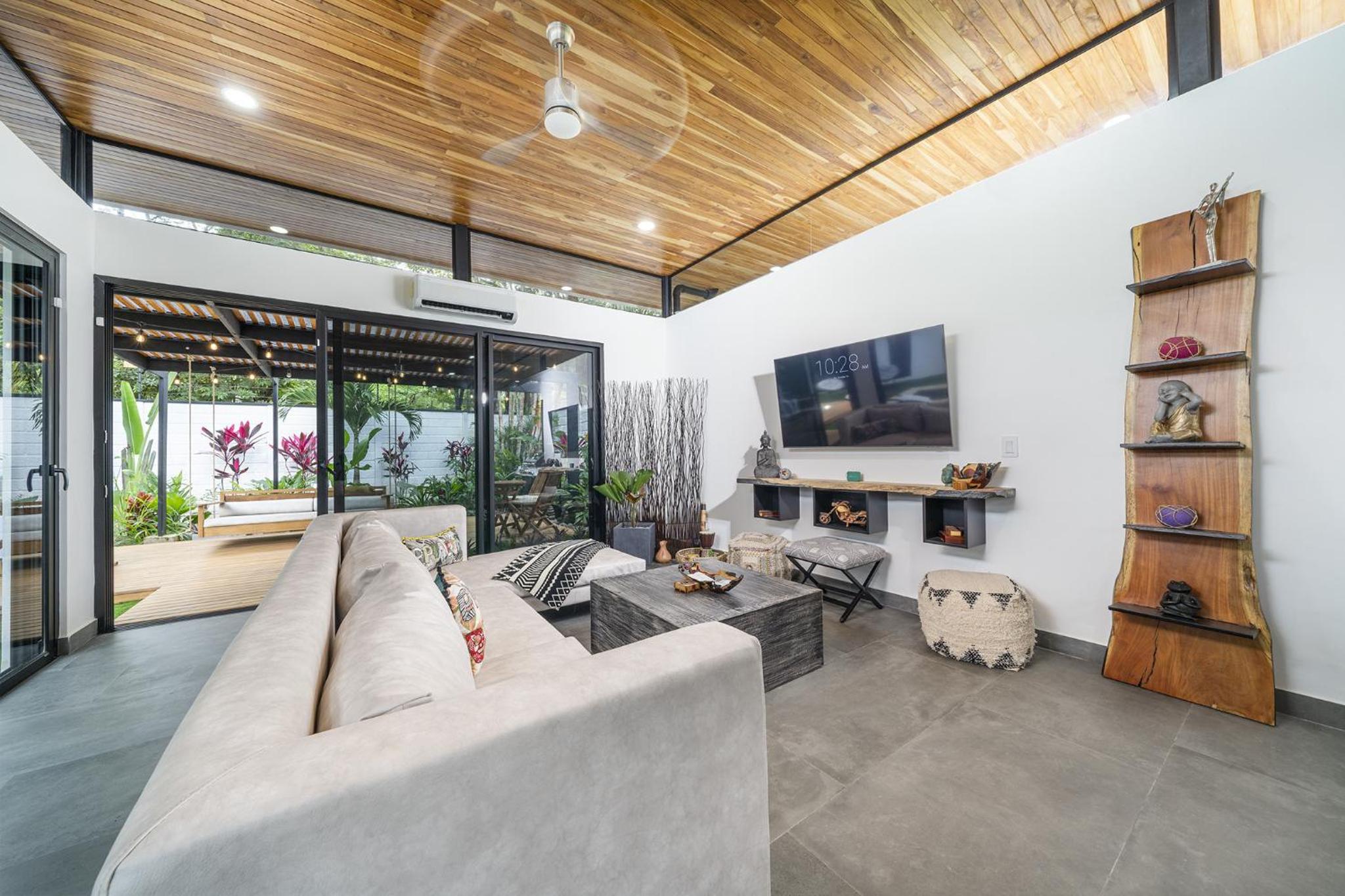 Playa Potrero - NEW modern house, pool in guitar shape - Casa Guitarra view 3