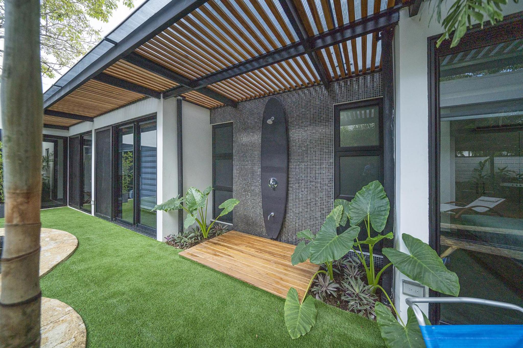 Guanacaste - Costa Rica Vacations - Playa Potrero - NEW modern house, pool in guitar shape - Casa Guitarra - Property Image 2