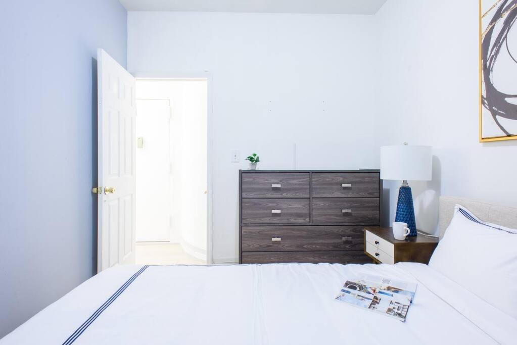 428-2W Newly Furnished Prime Location 2BR Sleeps 5