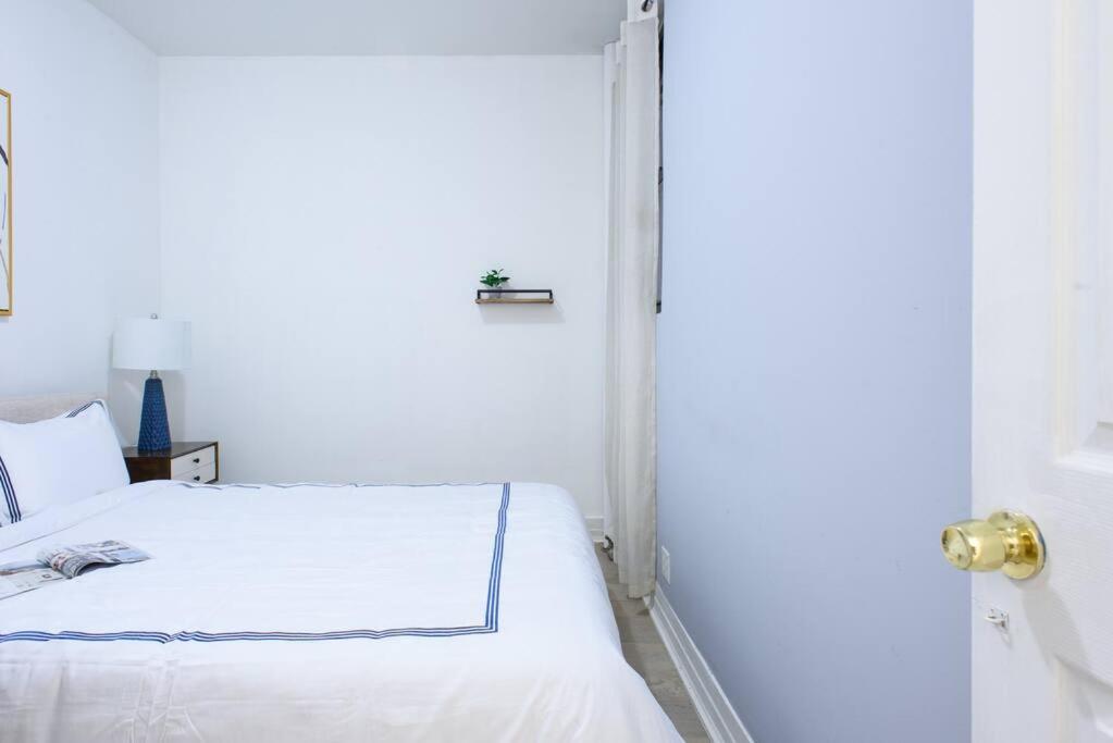 428-2W Newly Furnished Prime Location 2BR Sleeps 5