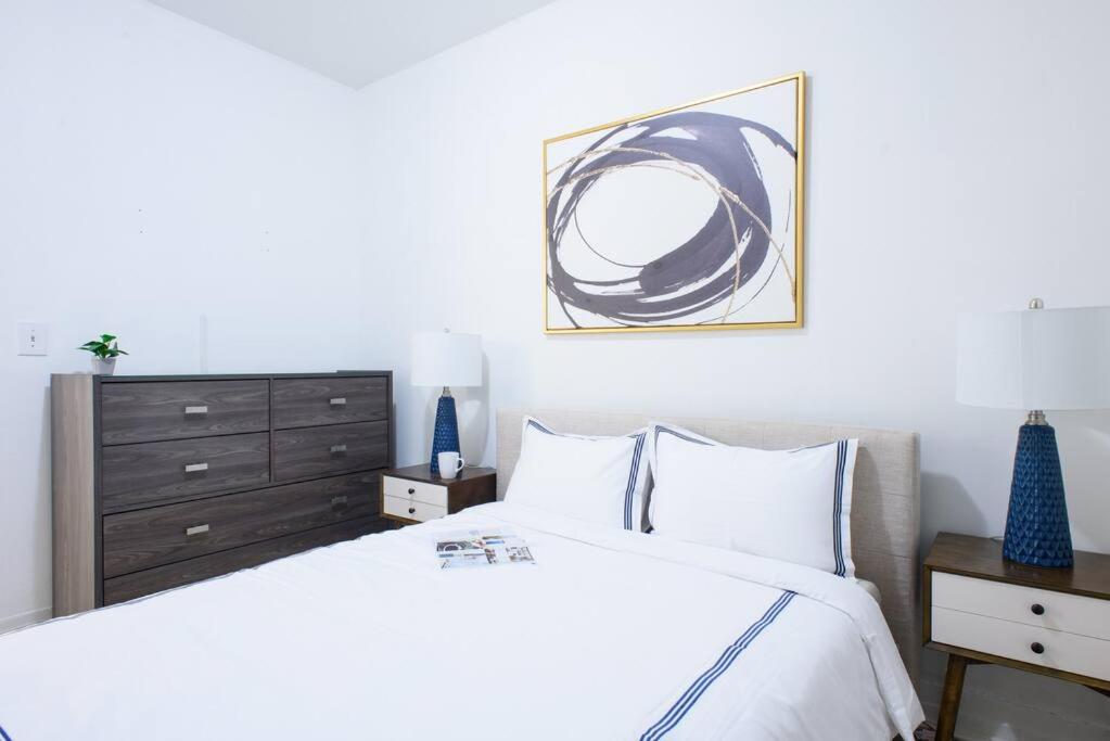 428-2W Newly Furnished Prime Location 2BR Sleeps 5
