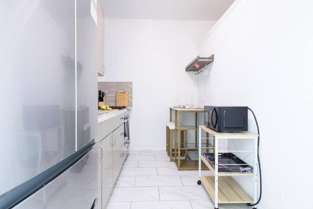 428-2W Newly Furnished Prime Location 2BR Sleeps 5