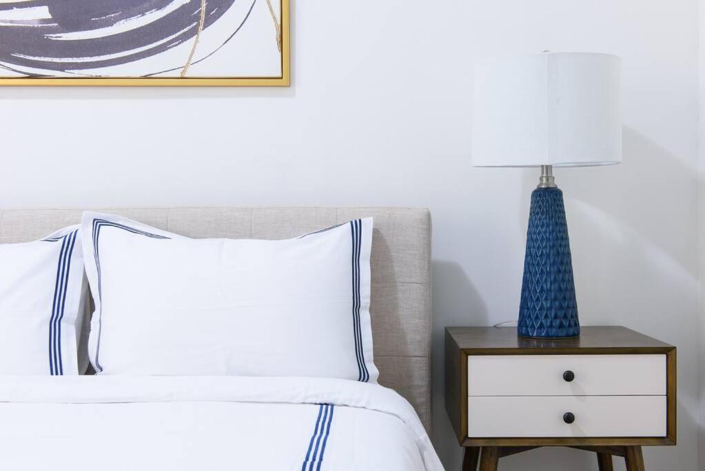 428-2W Newly Furnished Prime Location 2BR Sleeps 5