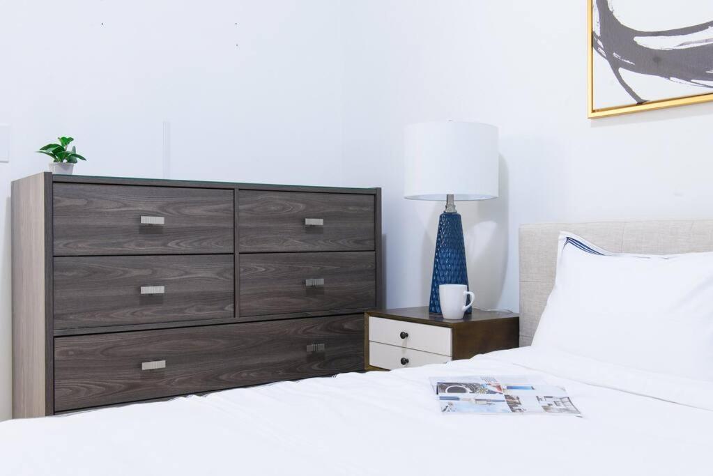 428-2W Newly Furnished Prime Location 2BR Sleeps 5