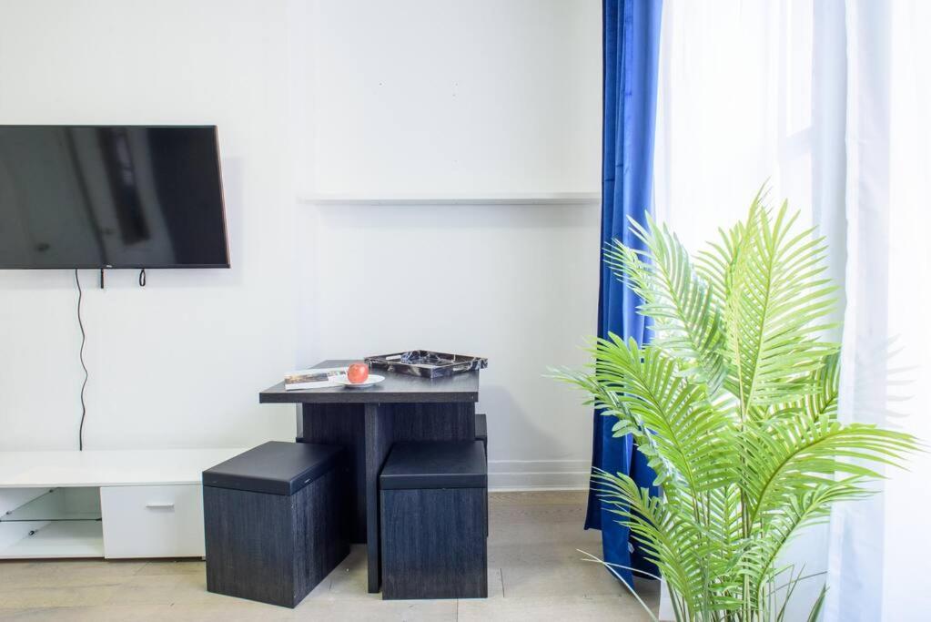 428-2W Newly Furnished Prime Location 2BR Sleeps 5