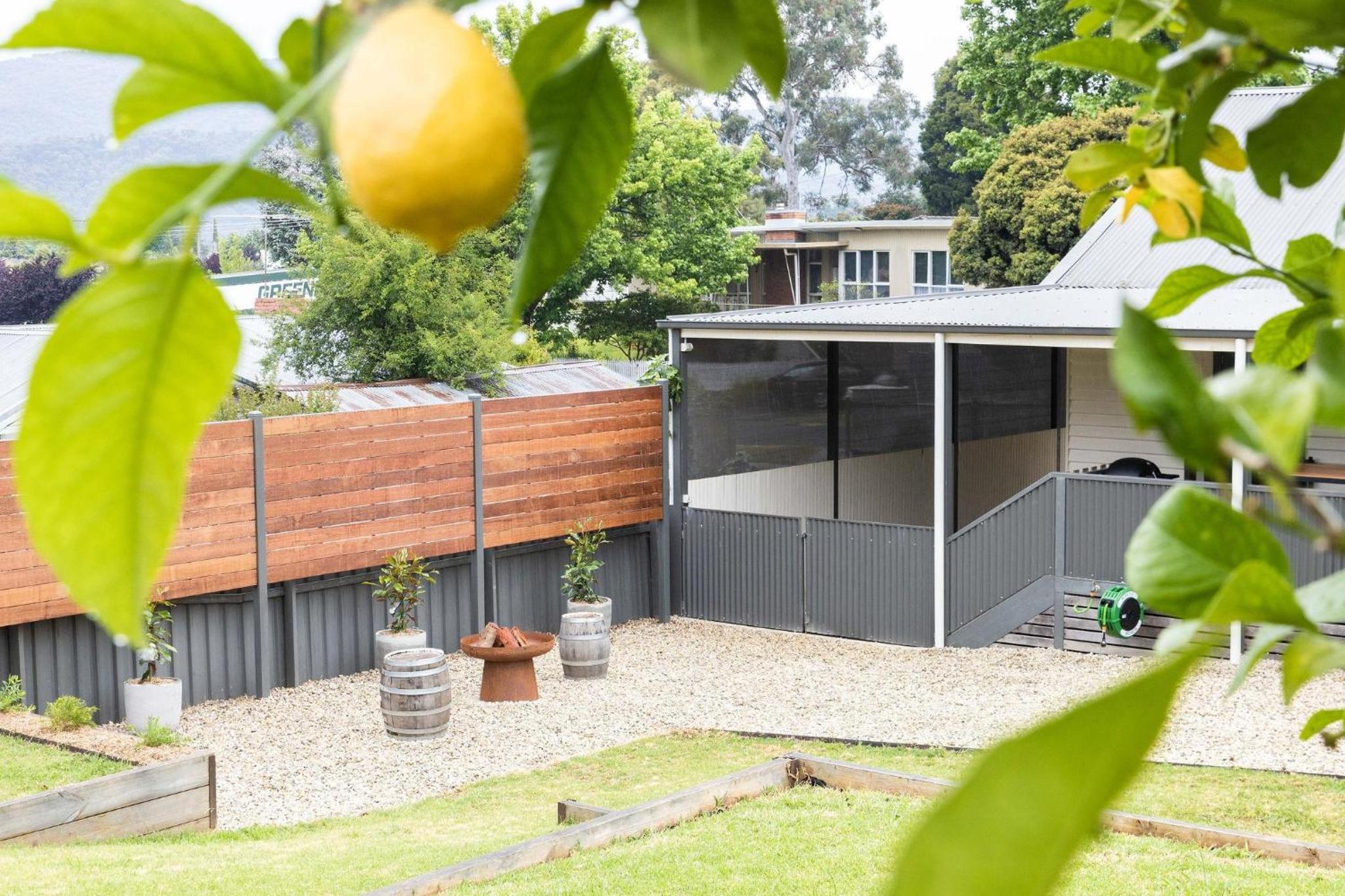 Lemon & Myrtle Cottage