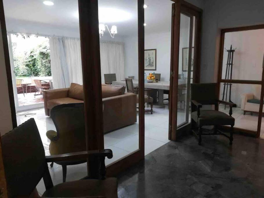 Amplia Casa cerca de Aristdes con Patio y Parilla