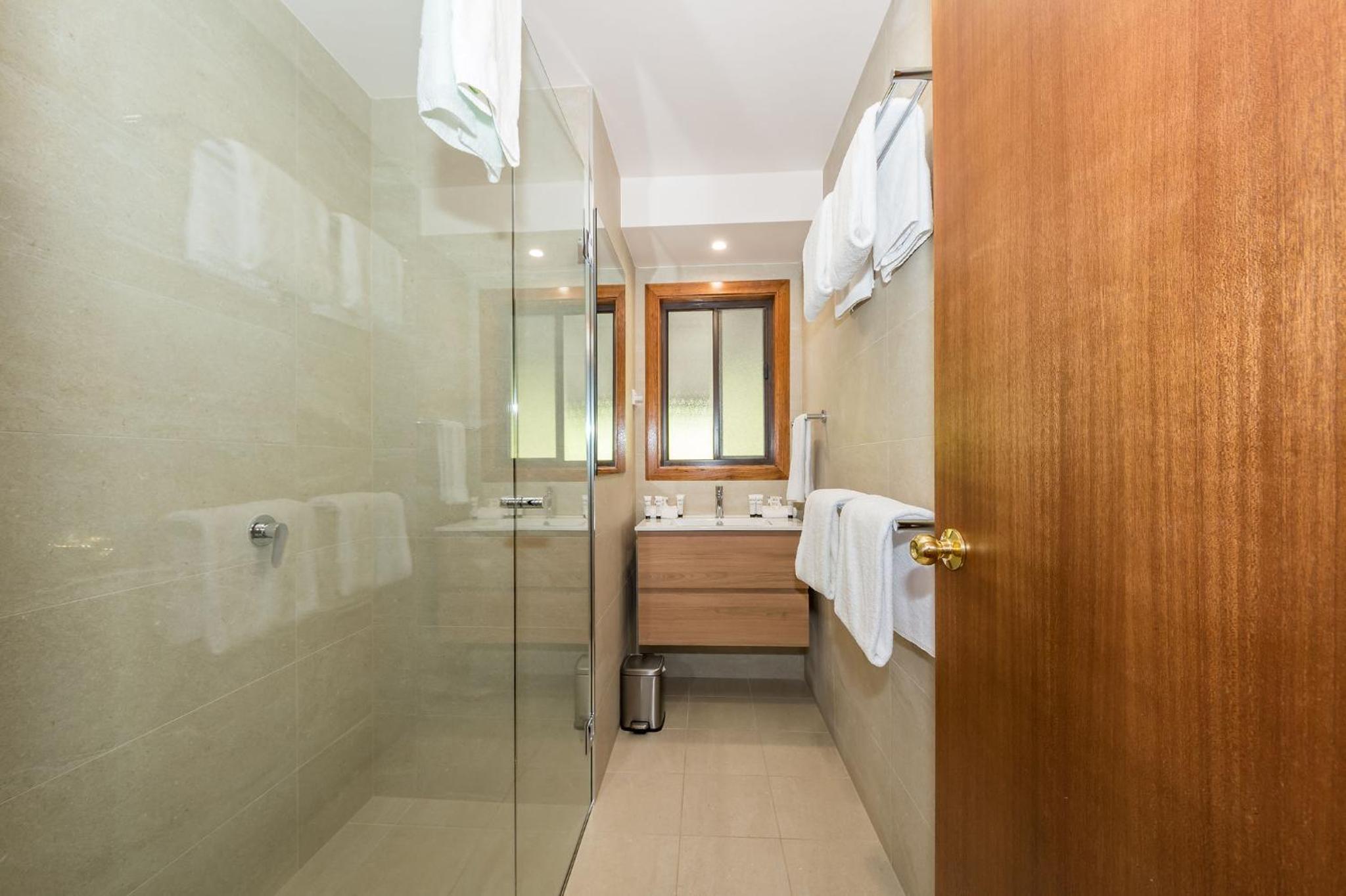 Clarendon Forest Retreat