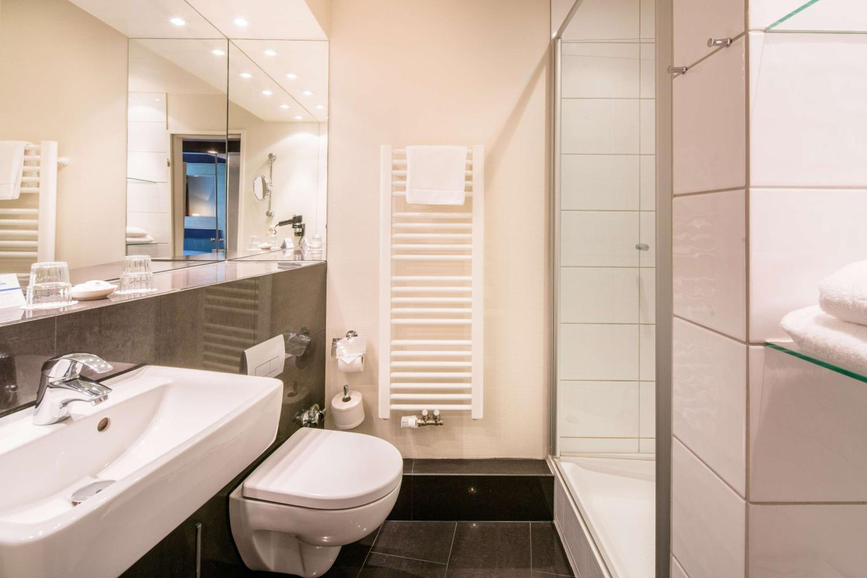 Hamburg Vacations - Best Western Hotel Hamburg International - Property Image 48