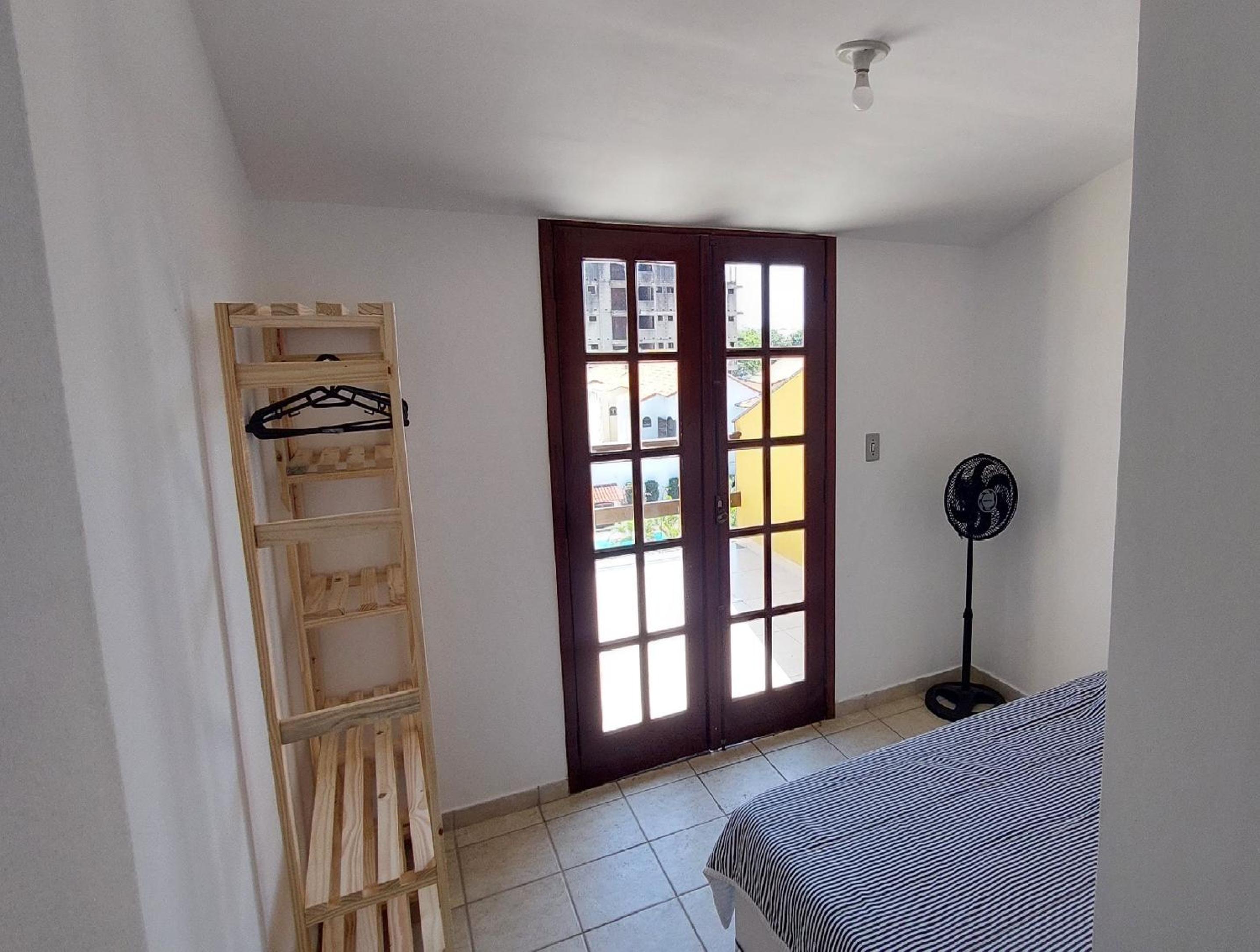 Excelente apt 03 qts - Cabo Frio Braga Praia do Forte - caução garantia de 400,00 - WiFi grátis - ar condicionado em dois quartos