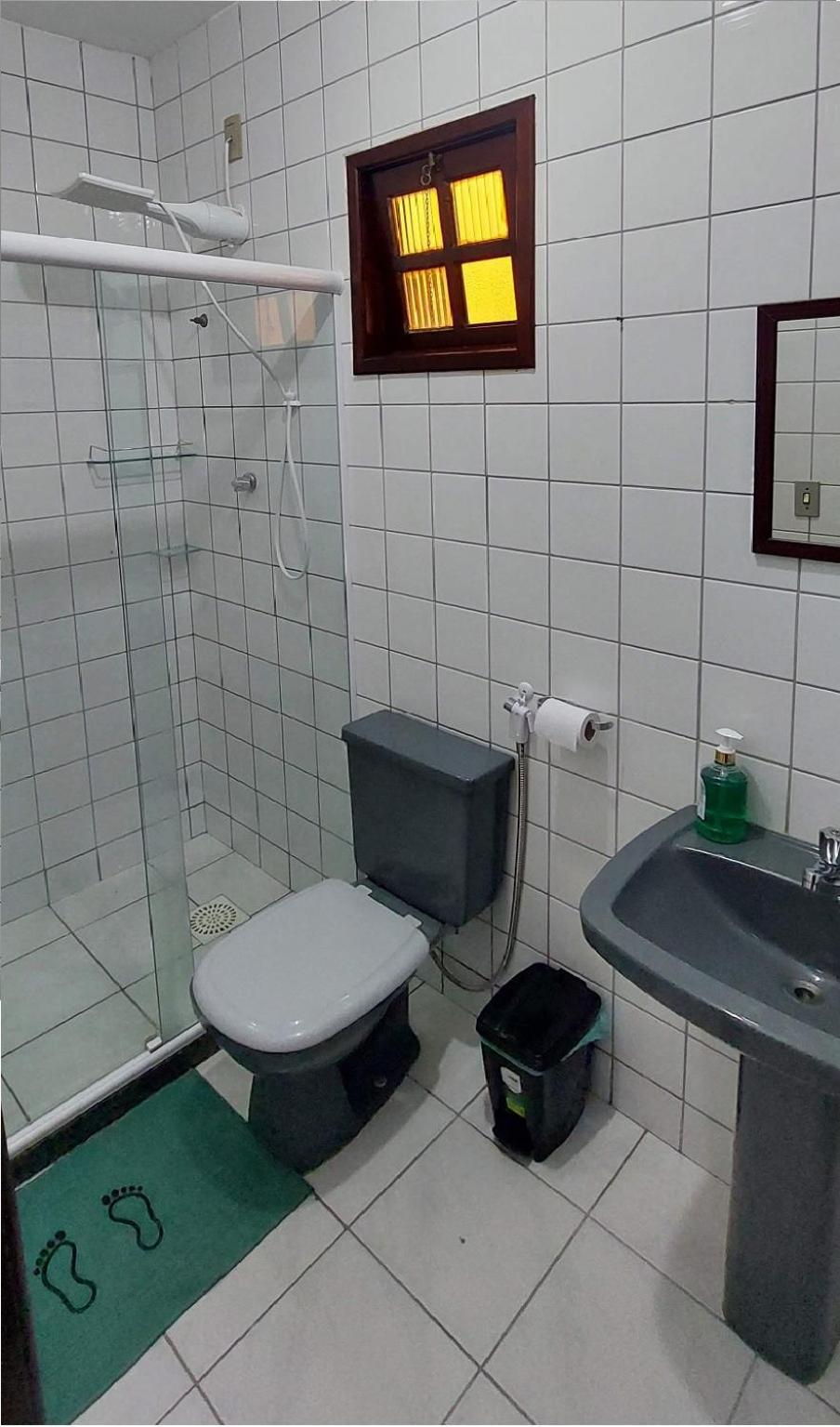 Excelente apt 03 qts - Cabo Frio Braga Praia do Forte - caução garantia de 400,00 - WiFi grátis - ar condicionado em dois quartos