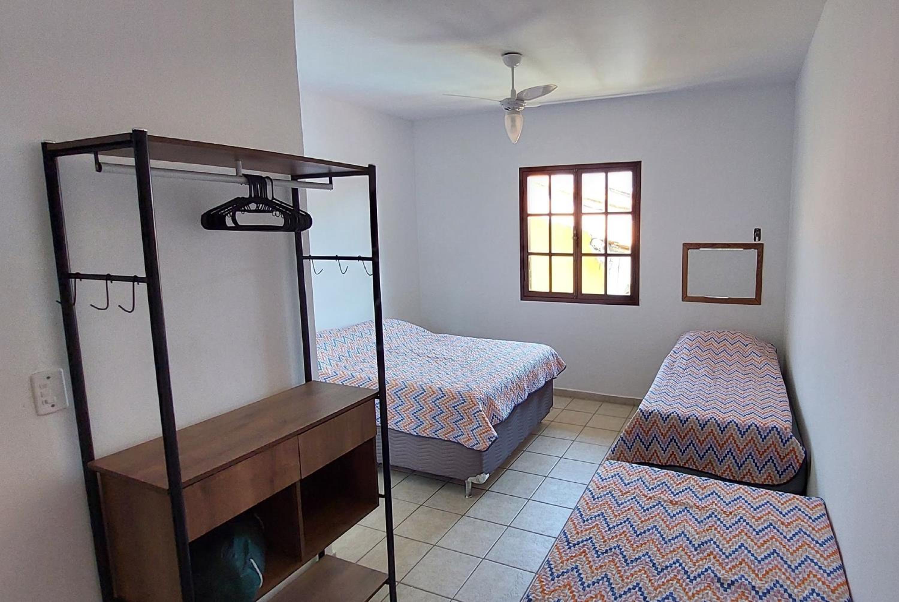 Excelente apt 03 qts - Cabo Frio Braga Praia do Forte - caução garantia de 400,00 - WiFi grátis - ar condicionado em dois quartos